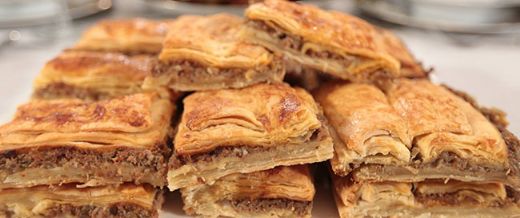 El Açması Kıymalı Börek Tarifi ve Malzemeleri kiymaliyemekler.gen.tr