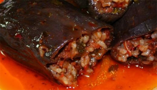 Kıymalı Kuru Biber Dolması Tarifi ve Malzemeleri