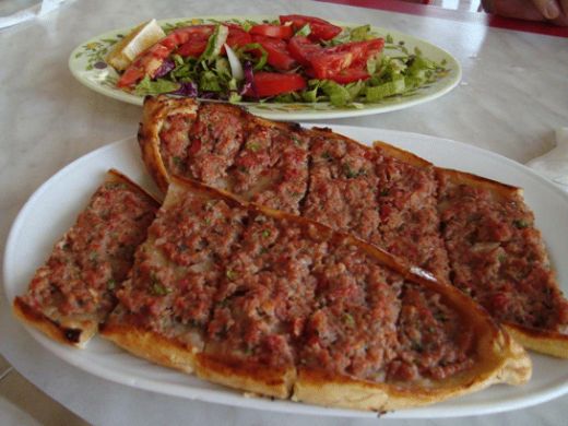 Kıymalı Pide Harcı Tarifi ve Malzemeleri