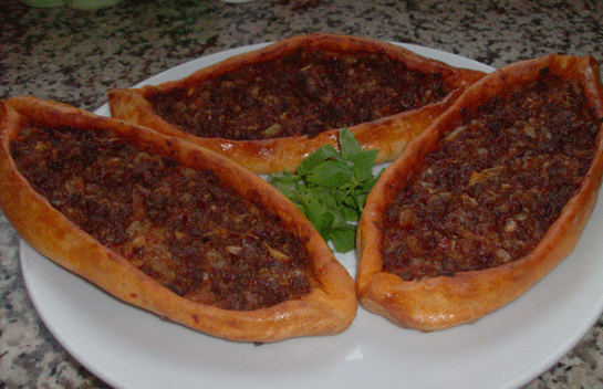 Evde Kıymalı Pide Yapımı