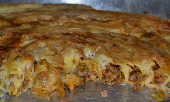 Hazır Yufkadan Kıymalı Börek