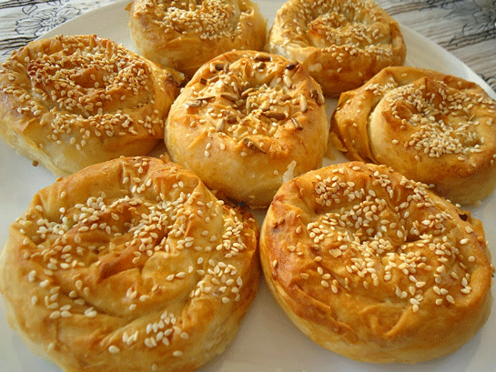 Kıymalı Gül Böreği Tarifi ve Malzemeleri