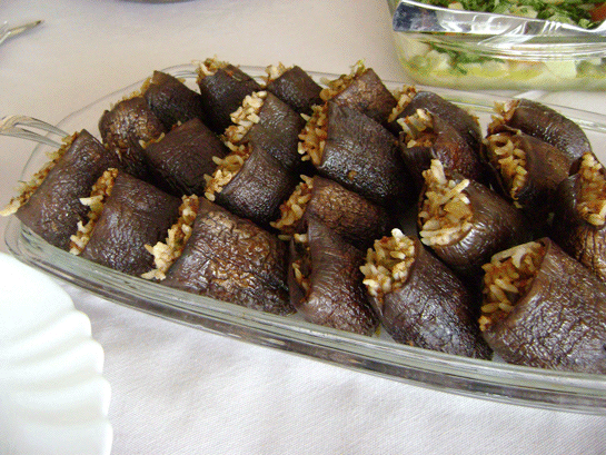 Kıymalı Kuru Patlıcan Dolması