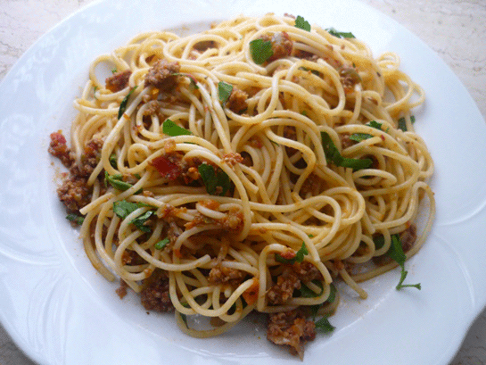 Kıymalı Spagetti Tarifi ve Malzemeleri