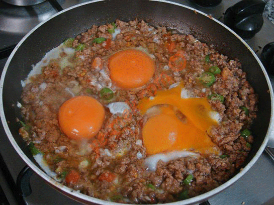 Kıymalı Yumurta Tarifi ve Malzemeleri