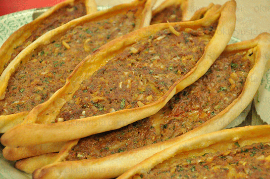 Oktay Usta Kıymalı Pide