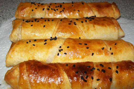 Yufkalı Kıymalı Börek Tarifi ve Malzemeleri